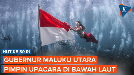 Momen Gubernur Maluku Sherly Tjoanda Pimpin Upacara Bendera di Bawah Laut