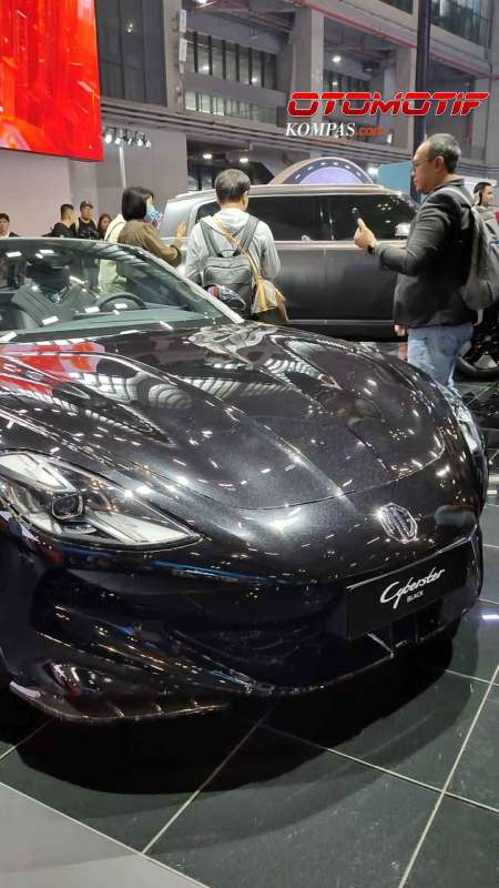 MG Luncurkan Cyberster Black Edition di Auto Shanghai 2025