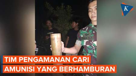 Momen Petugas Sisir Granat akibat Kebakaran Gudang Amunisi TNI di Ciangsana Bogor
