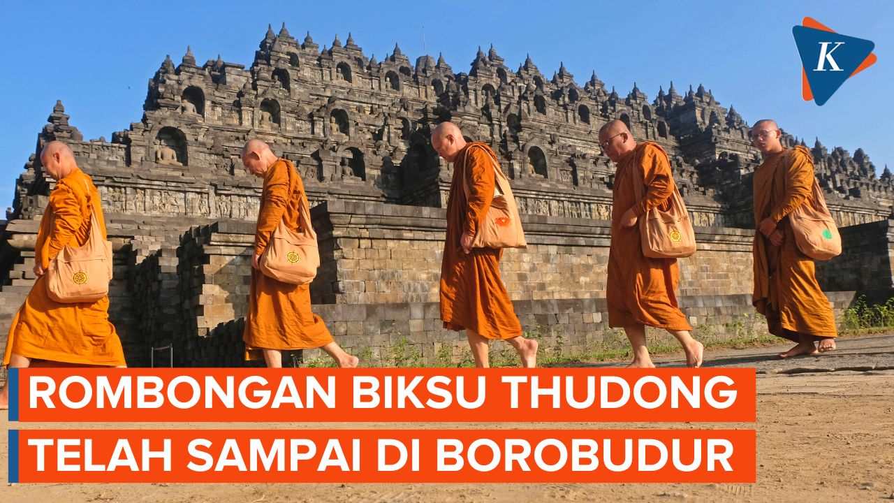 32 Biksu Thudong dari Thailand Telah Menginjakkan Kaki di Candi Agung Borobudur