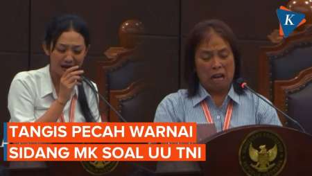 Tangis Pecah Di Sidang Uji Materiil UU TNI Di MK, Keluarga Korban Harap Keadilan Hukum