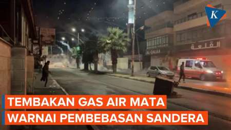 Warga Tepi Barat Ditembaki Gas Air Mata Israel saat Sambut Tawanan Palestina