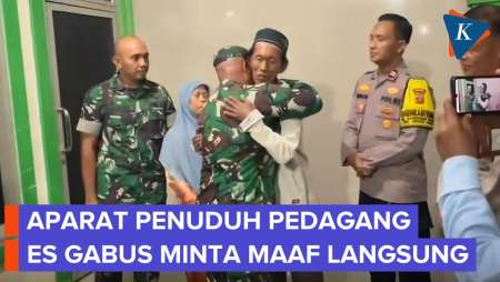 Polisi-TNI Minta Maaf Dan Peluk Pedagang Es Gabus Yang Dituduh Pakai Spons