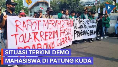 Situasi Mahasiswa Demo Di Patung Kuda, Selasa Sore