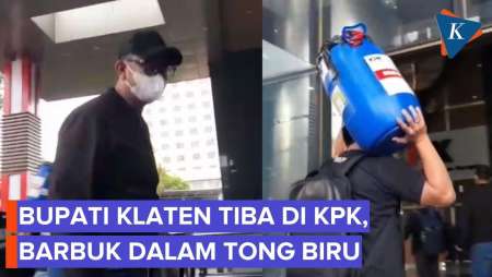 Bupati Klaten Hamenang Tiba Di Gedung KPK Usai Terjaring OTT