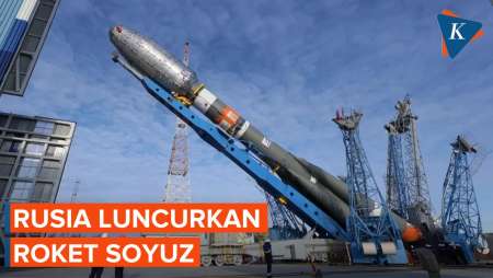 Detik-detik Rusia Luncurkan Roket Soyuz untuk 55 Satelit ke Orbit