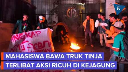 Demo Sampai Malam, Mahasiswa Terlibat Insiden Saling Dorong Dengan Polisi