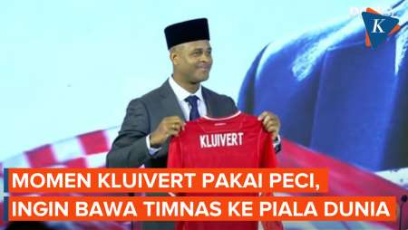 Pakai Peci, Patrick Kluivert Bertekad Bawa Timnas Indonesia Lolos Piala Dunia