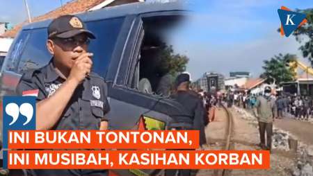 Momen Warga Memadati Lokasi Kecelakaan Kereta, Petugas Teriak Pakai Toa