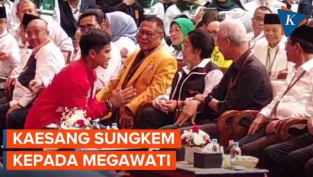 Momen Kaesang Sungkem ke Megawati Saat Hadiri Pengundian Nomor Urut di KPU