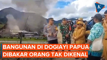 Kantor dan Bangunan Rumah di Dogiyai Papua Terbakar