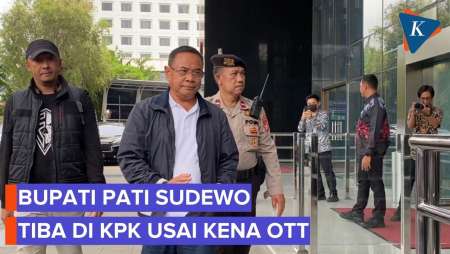 Bupati Pati Sudewo Tiba Di Gedung KPK Setelah Terjaring OTT