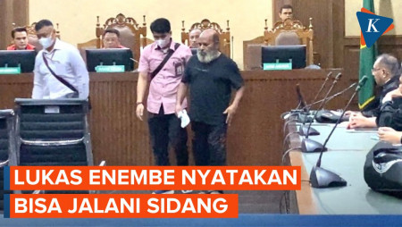 Momen Lukas Enembe Jalani Persidangan Usai Dibantarkan ke RSPAD