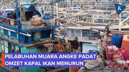 Kapal Menumpuk di Pelabuhan Muara Angke, Nelayan Merugi