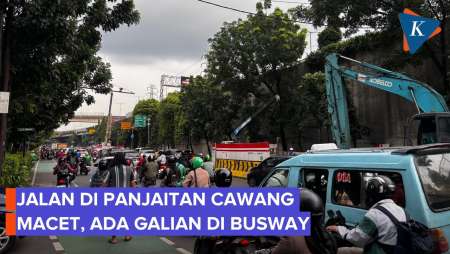 Jalan DI Panjaitan Cawang Macet Sore Ini, Ada Galian Di Jalur Transjakarta