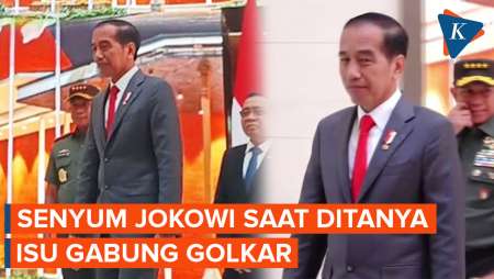 Jokowi Senyum Saat Ditanya Isu Gabung Golkar, Sambil Jalan Berlalu... 