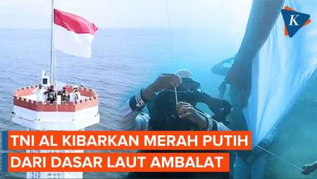 TNI AL Kibarkan Bendera Merah Putih dari Dasar Laut Ambalat