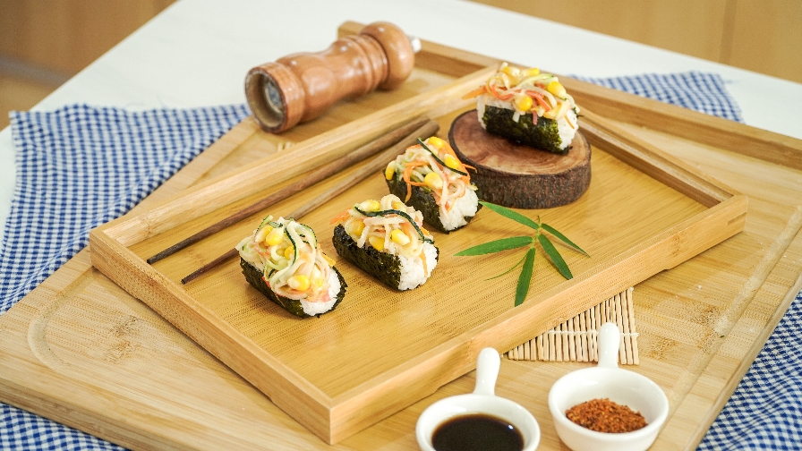 Resep Kani Salad Sushi, Bikin Sushi di Rumah yang Enak Banget!
