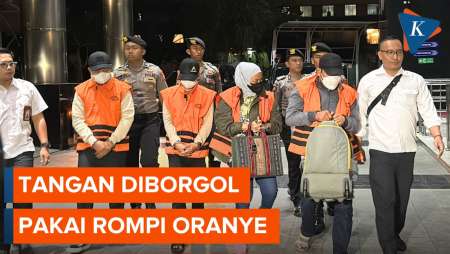 Momen 4 Orang yang Ditangkap Tiba di Gedung KPK