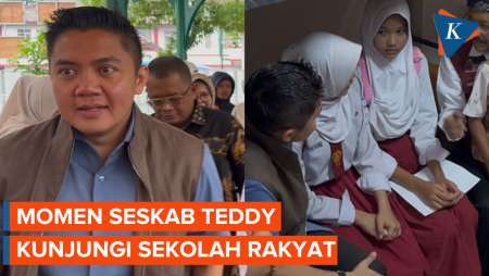 Momen Seskab Teddy Tinjau Sekolah Rakyat, 