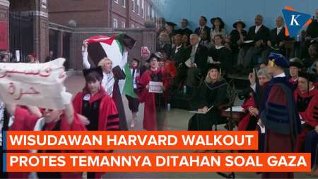 Ratusan Wisudawan Harvard “Walkout”, Protes Penahanan 13 Mahasiswa Pro-Palestina