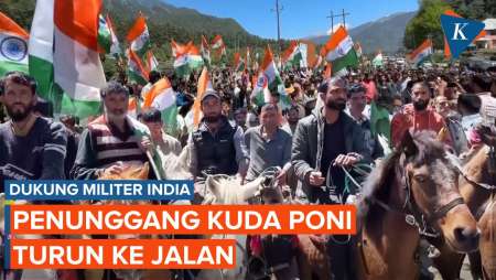 Penunggang Kuda Poni di Kashmir Turun ke Jalan Dukung Tentara India