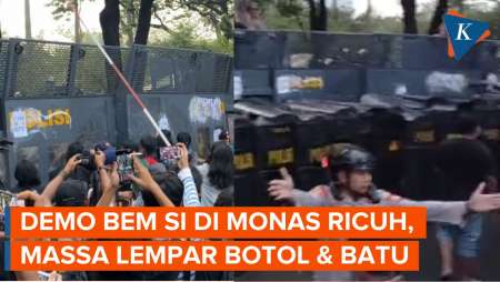 Demo BEM SI di Monas Ricuh, Massa Lempar Botol dan Batu ke Arah Polisi