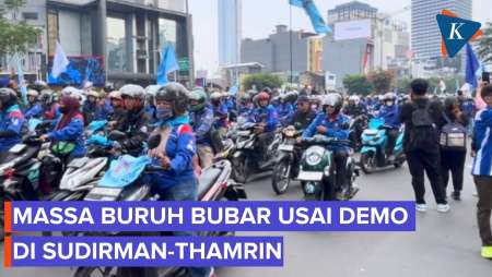 Massa Buruh Bubar Usai 1 Jam Demo Di Sudirman-Thamrin