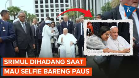 Momen Sri Mulyani Dihadang Saat Mau Selfie Bareng Paus Fransiskus