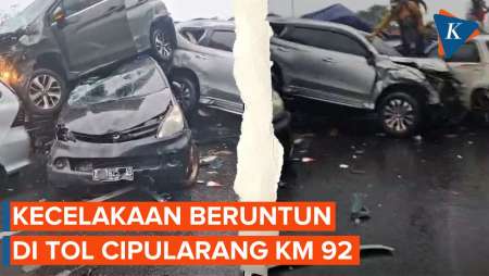 Kecelakaan Beruntun di Tol Cipularang KM 92, Mobil-mobil Bertumpuk