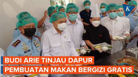 Pakai Masker dan Tutup Kepala, Budi Arie Blusukan ke Dapur Makan Bergizi Gratis 