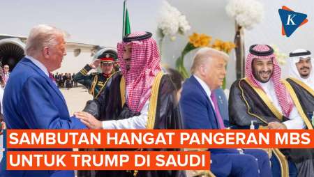 Momen Pangeran Salman Sambut Hangat Kedatangan Trump di Saudi