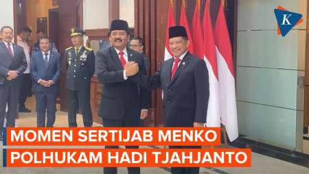 Momen Sertijab Menko Polhukam Hadi Tjahjanto dari Tito Karnavian