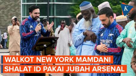 Wali Kota New York Zohran Mamdani Shalat Idul Adha Pakai Jubah Arsenal, Ini Pesannya