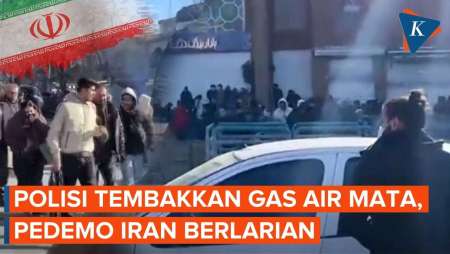 Demonstran Anti Rezim Iran Kocar-kacir Ditembaki Gas Air Mata Pasukan Keamanan