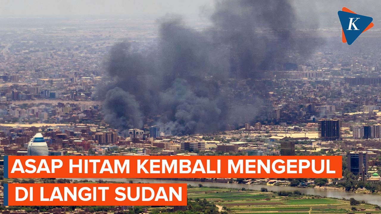 Asap Tebal Mengepul di Atas Langit Ibu Kota Sudan