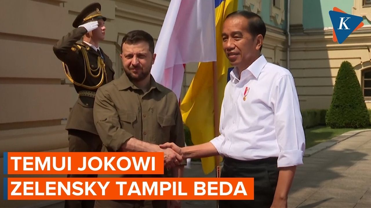 Gaya Zelensky Tampil Beda saat Menyambut Jokowi
