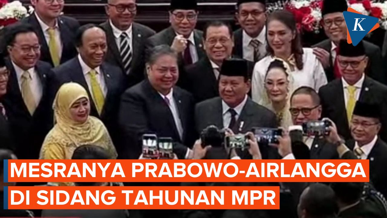 Prabowo-Airlangga Foto Bareng Dikerubuti Legislator Golkar Saat Sidang Tahunan MPR