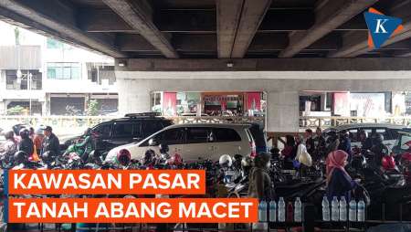 Arus Lalin di Pasar Tanah Abang Macet Parah karena Pengunjung Membeludak