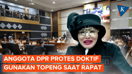 Momen Anggota DPR Protes Saat Doktif Hadiri Rapat Pakai Topeng