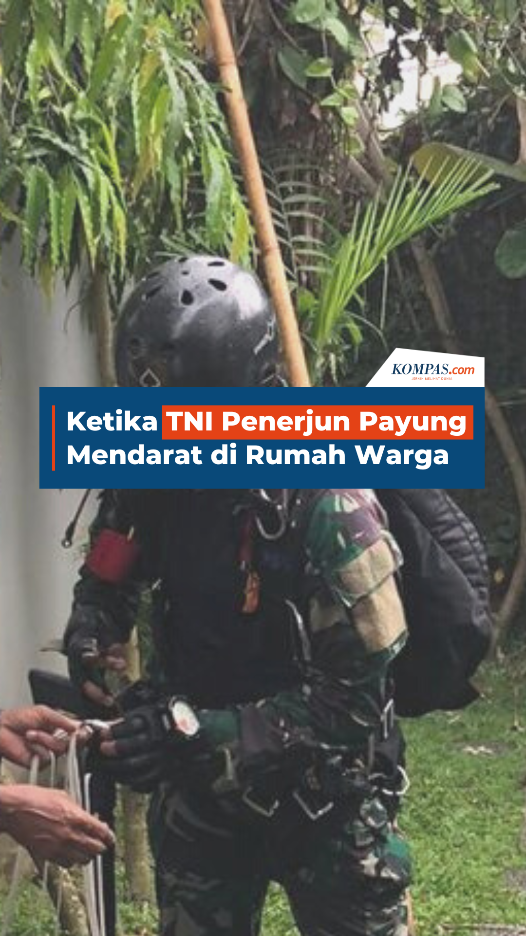Ketika TNI Penerjun Payung Mendarat di Rumah Warga