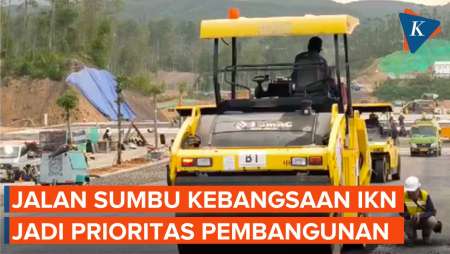 Proses Pengaspalan Jalan Sumbu Kebangsaan di IKN