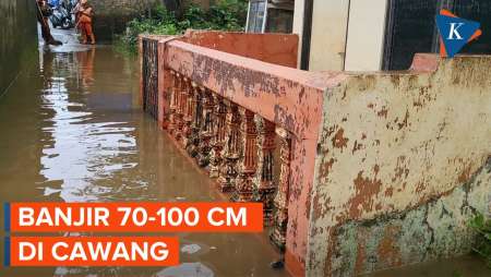 Banjir 1 Meter di Cawang Jakarta Timur, Warga Bertahan di Lantai 2 Rumah