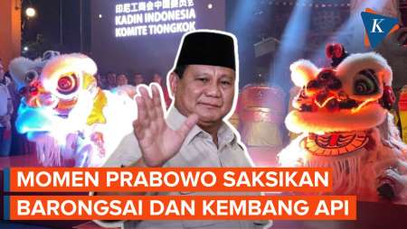 Momen Prabowo Beri Angpau ke Barongsai, Rayakan Imlek di Pantjoran PIK