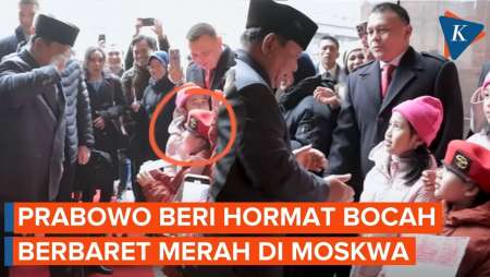 Bocil "Baret Merah" Menyambut Di Moskwa, Prabowo: Wah, Hormat Dulu!