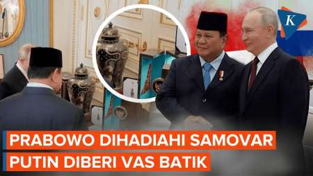 Prabowo-Putin Saling Tukar Cendera Mata, Rusia Hadiahkan Samovar