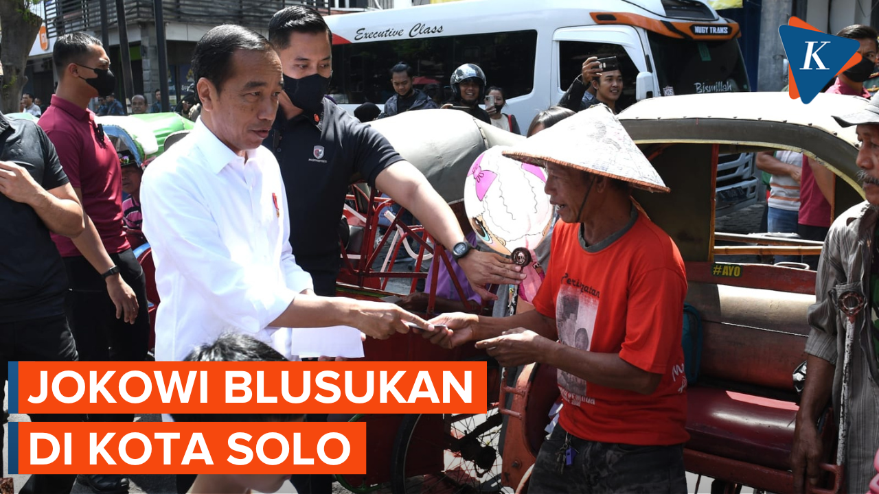 Blusukan di Solo, Presiden Jokowi Bagi-bagi Uang dan Sembako