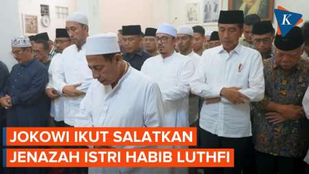 Momen Jokowi Ikut Salatkan Jenazah Syarifah Salma Istri Habib Luthfi