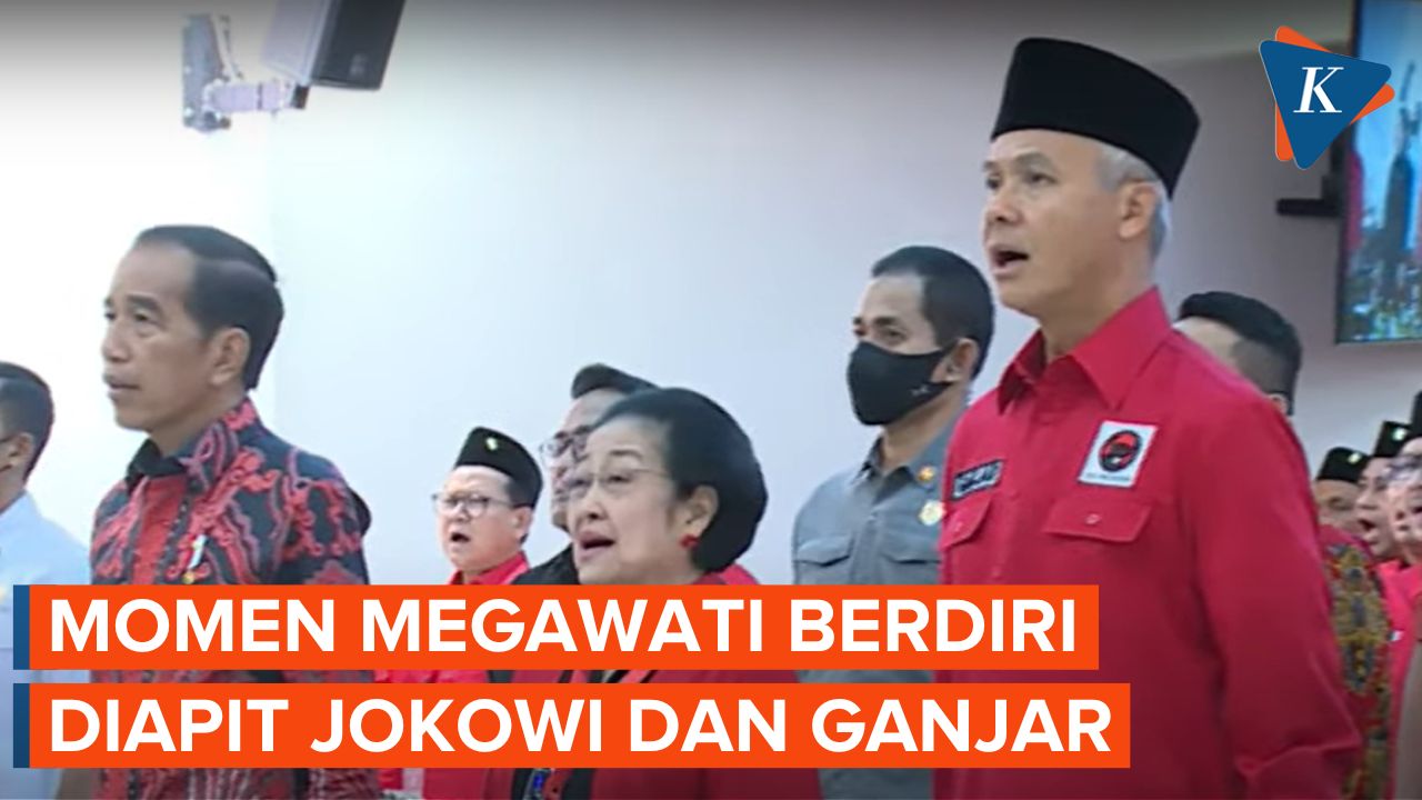 Momen Megawati Berdiri Diapit Jokowi dan Ganjar pada Rakernas PDI-P