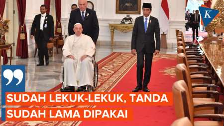 Ketika Paus Fransiskus Pakai Sepatu Tuanya ke Indonesia...